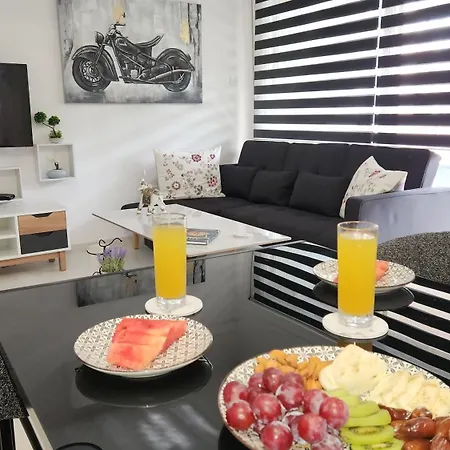 Lägenhet Luxurious Orestis Limassol